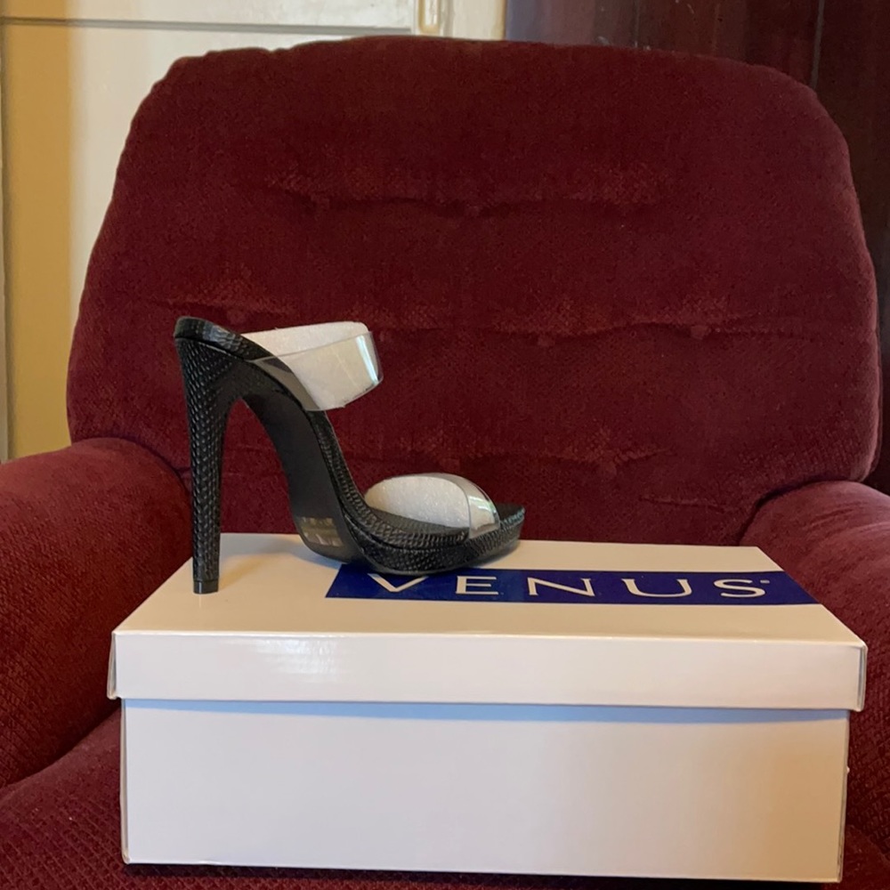 Venus: Women’s Strapless Heels New Never Worn
